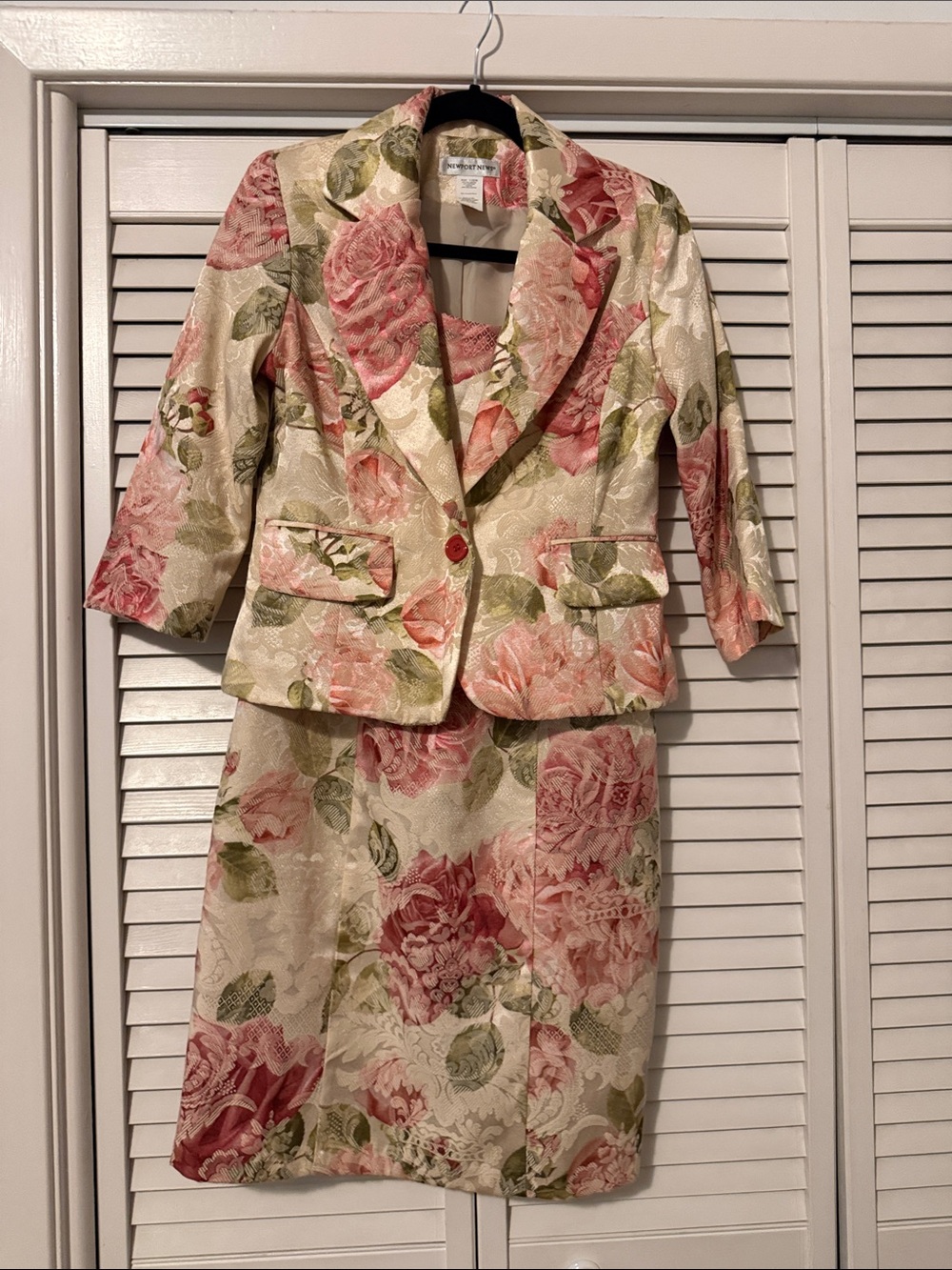 Vintage Newport News Cream Floral Skirt Suit with Pink and Green Roses